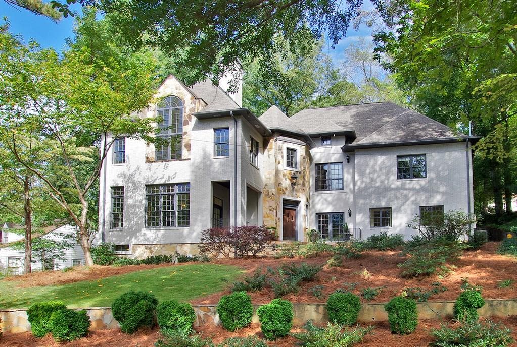 5 bedroom, 4,828 sq ft single family residence sold at 1677 LENOX Road, Atlanta, GA 30306