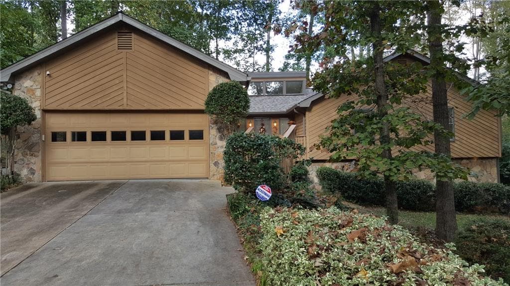 4 bedroom, 2,658 sq ft single family residence sold at 4625 Walden Lane, Marietta, GA 30062