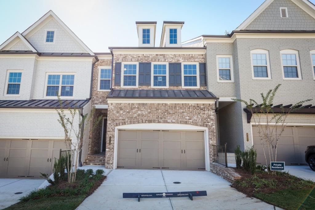 3 bedroom, 2,624 sq ft townhouse sold at 2112 Sonoma Drive, Smyrna, GA 30080