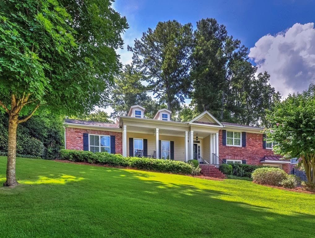 3 bedroom, 2,366 sq ft single family residence sold at 4735 Kitty Hawk Place, Atlanta, GA 30342