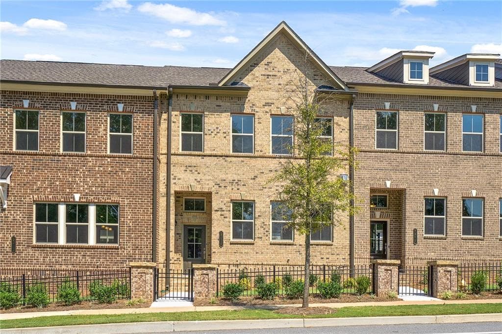 5297 Saxondale Lane 14, Dunwoody, GA 30338 — most recent listing photo
