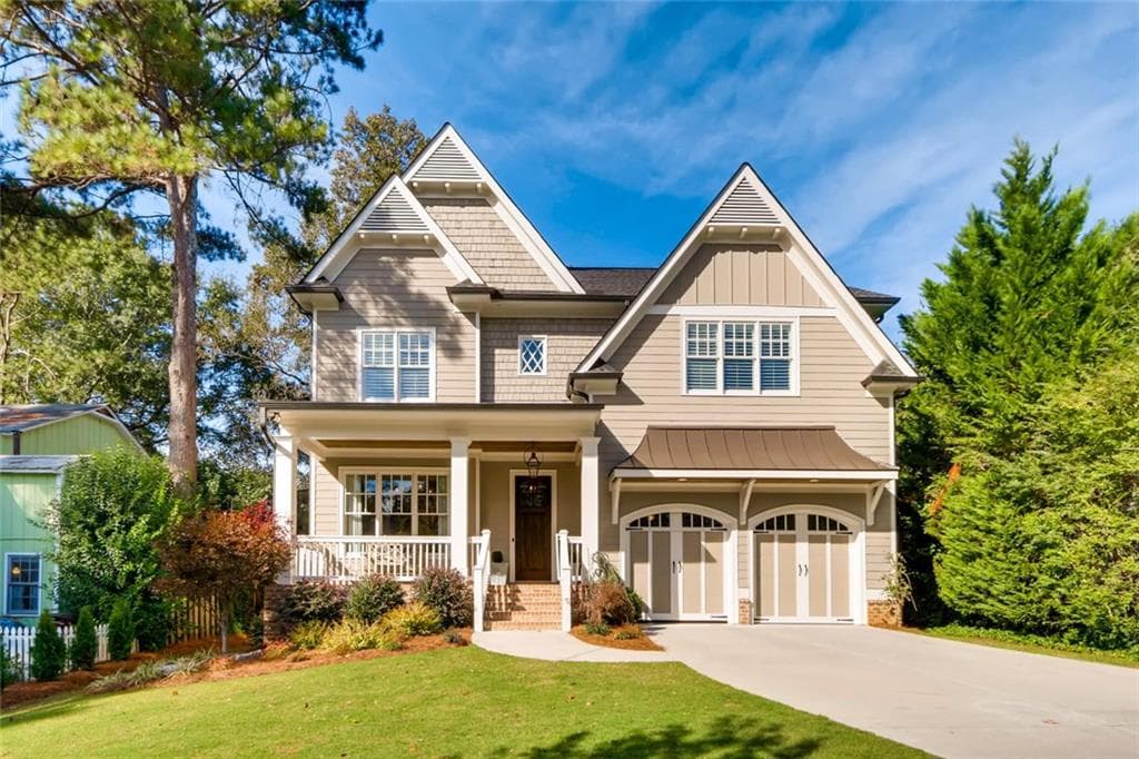 5 bedroom, 4,700 sq ft single family residence sold at 2782 Ashburn Lane, Atlanta, GA 30341