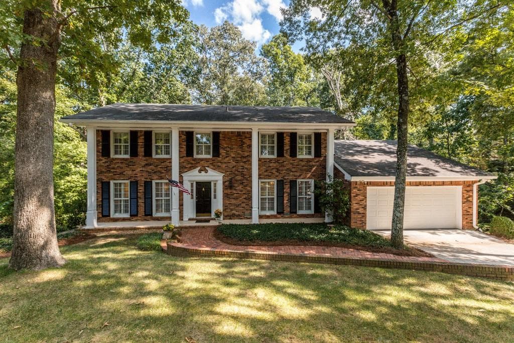 4 bedroom single family residence sold at 1049 Winding Branch Lane, Dunwoody, GA 30338