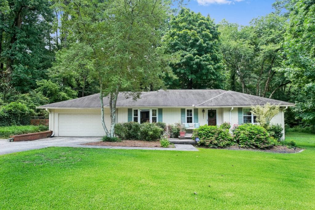 3 bedroom, 2,045 sq ft single family residence sold at 2031 Audubon Drive, Atlanta, GA 30329