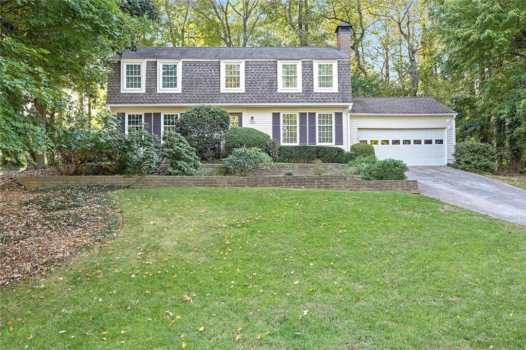 4 bedroom, 2,300 sq ft single family residence sold at 1220 NORTHSHORE Drive, Roswell, GA 30076