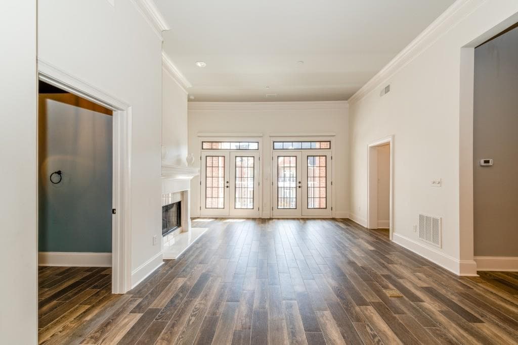 2 bedroom, 1,580 sq ft condominium sold at 417 Clairemont Avenue 309, Decatur, GA 30030