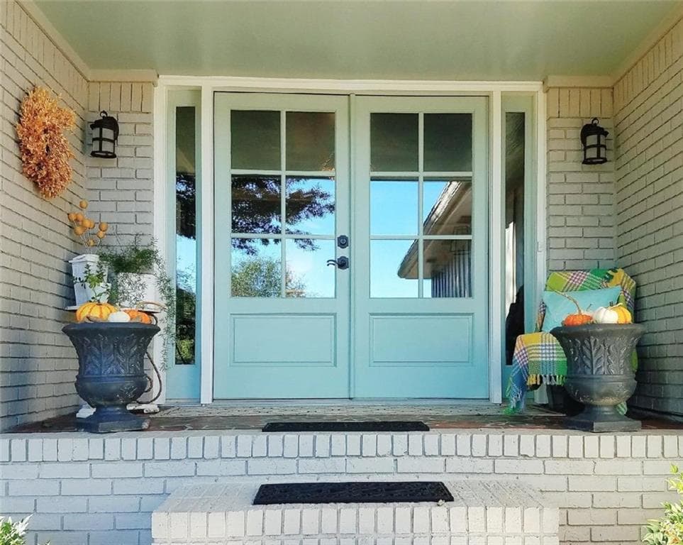 4 bedroom, 3,752 sq ft single family residence sold at 305 Fallen Leaf Lane, Roswell, GA 30075