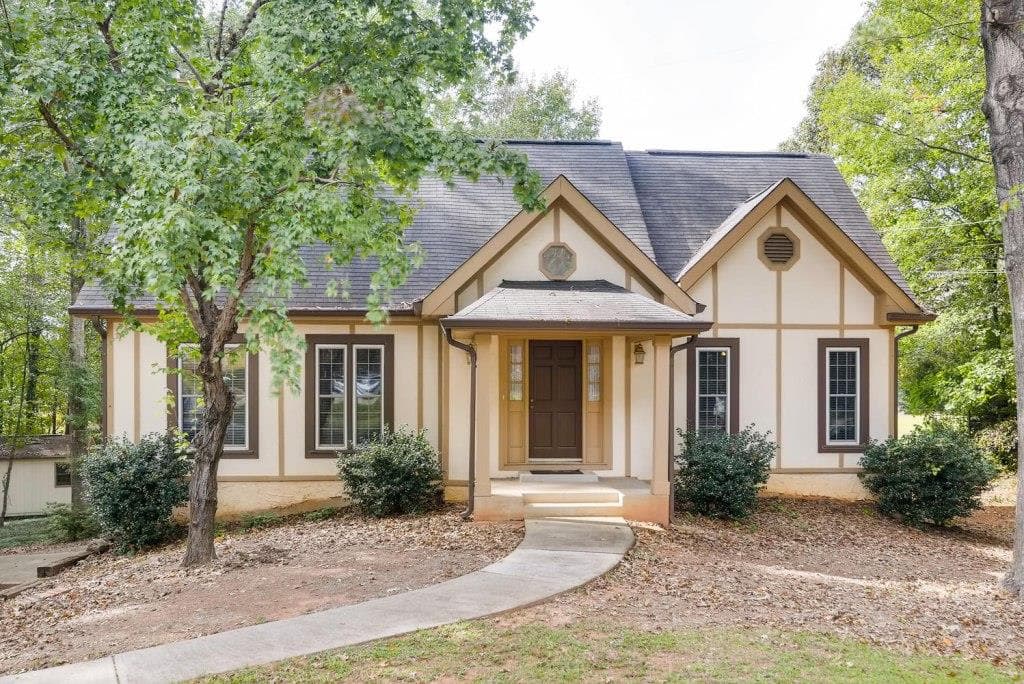 3 bedroom, 2,655 sq ft single family residence sold at 1767 Rambling Woods Drive, Lawrenceville, GA 30043