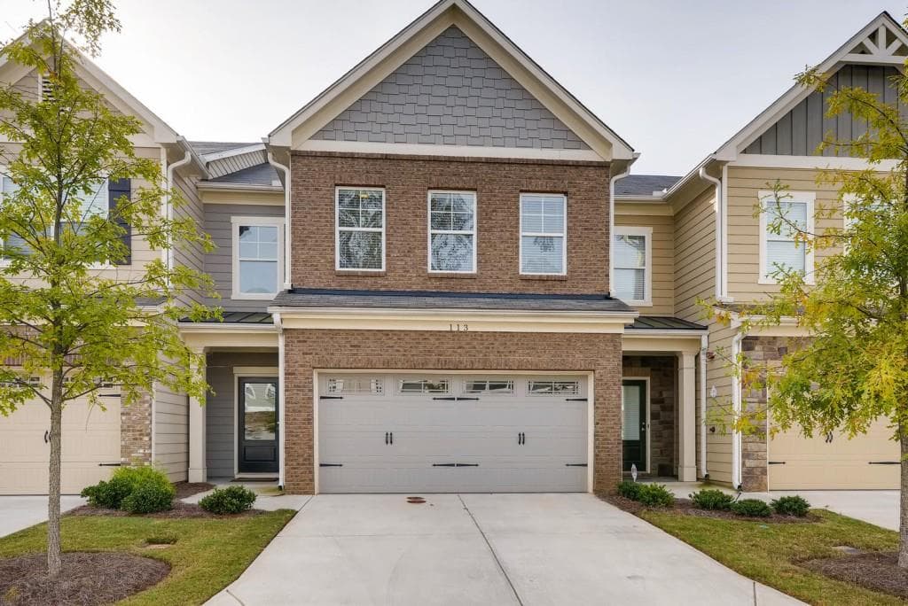 3 bedroom, 1,829 sq ft townhouse sold at 113 Davina Drive, Smyrna, GA 30082