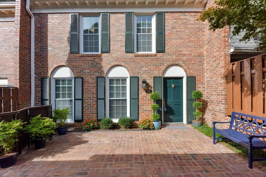 440 The North Chace W-6, Sandy Springs, GA 30328 — most recent listing photo