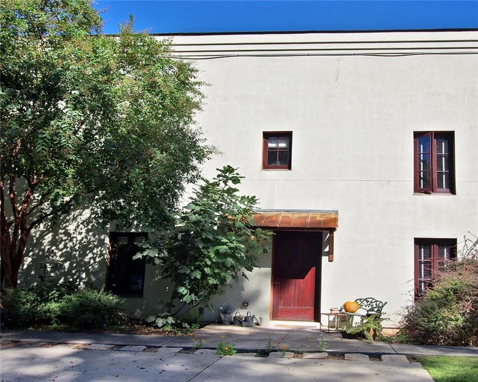 2 bedroom, 1,166 sq ft townhouse sold at 2894 Washington Street D, Avondale Estates, GA 30002