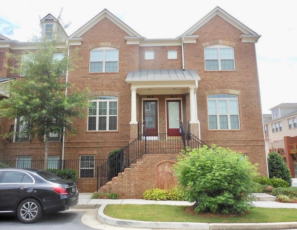 3 bedroom, 2,014 sq ft townhouse sold at 198 Alderwood Point, Atlanta, GA 30328
