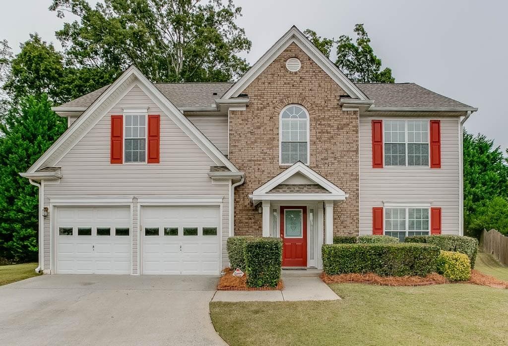 4 bedroom, 2,486 sq ft single family residence sold at 3232 Bentley Chase Lane, Buford, GA 30519