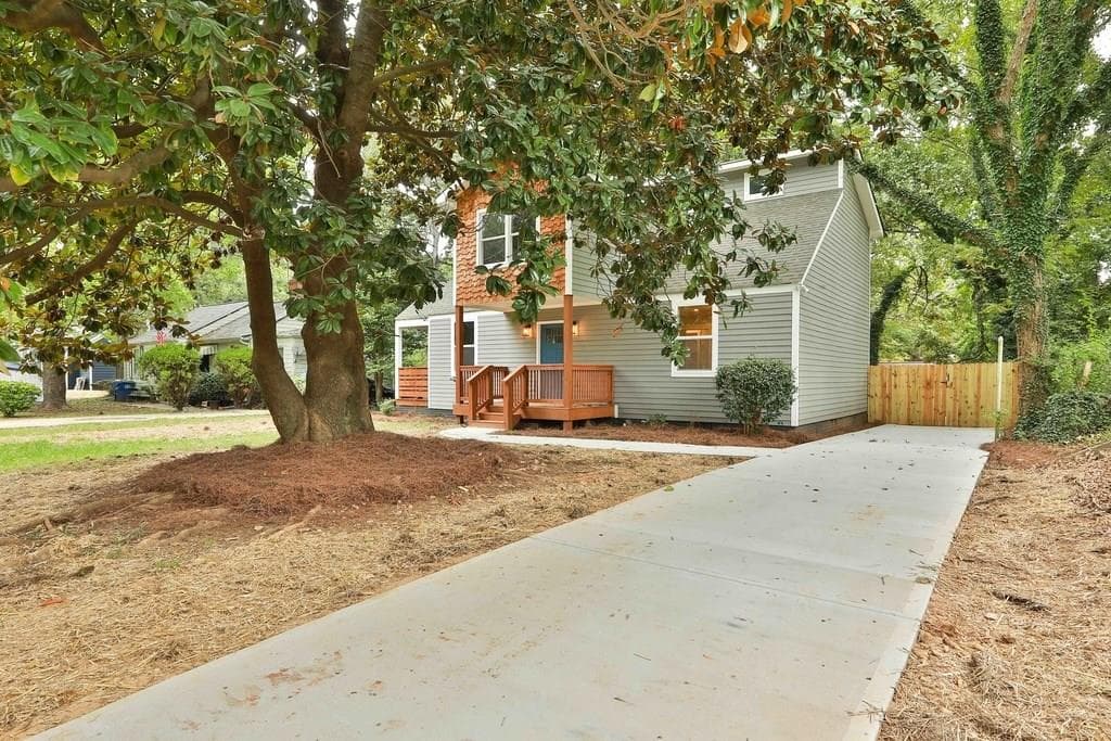 3 bedroom, 1,792 sq ft single family residence sold at 1552 Belmont Avenue, Atlanta, GA 30310