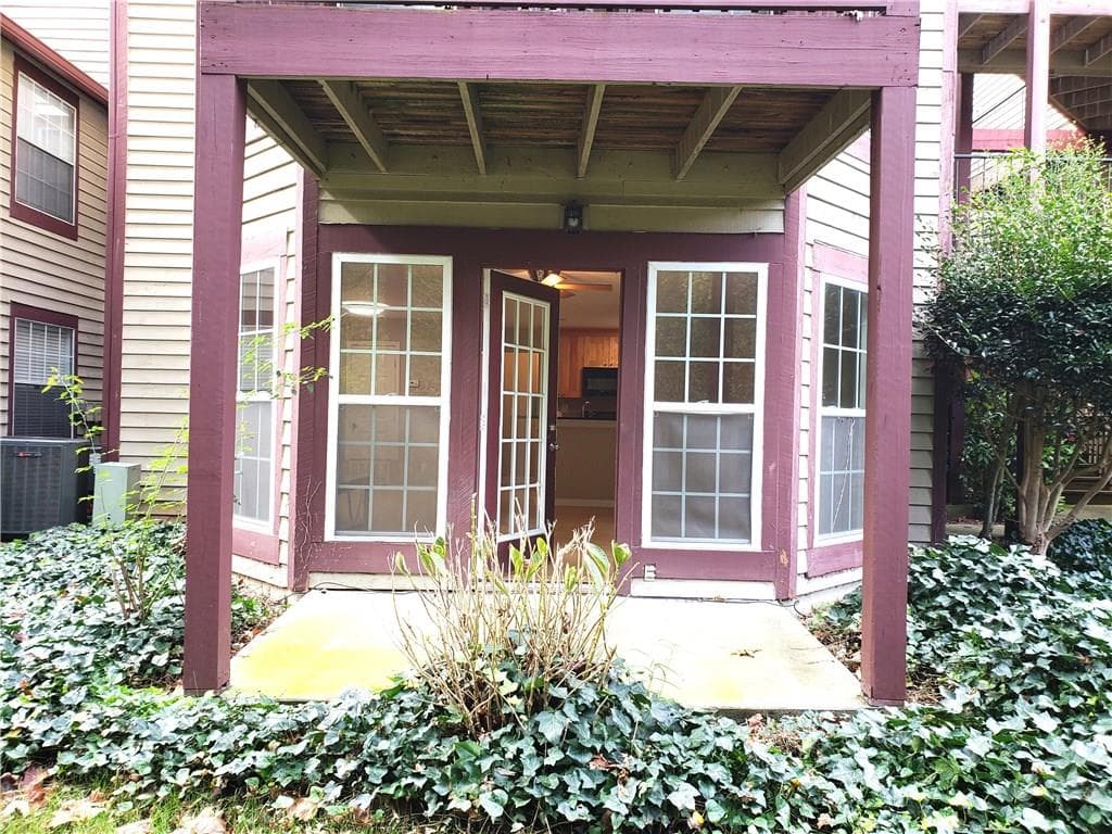 2 bedroom, 880 sq ft condominium sold at 217 St.Andrews Court 217, Alpharetta, GA 30022