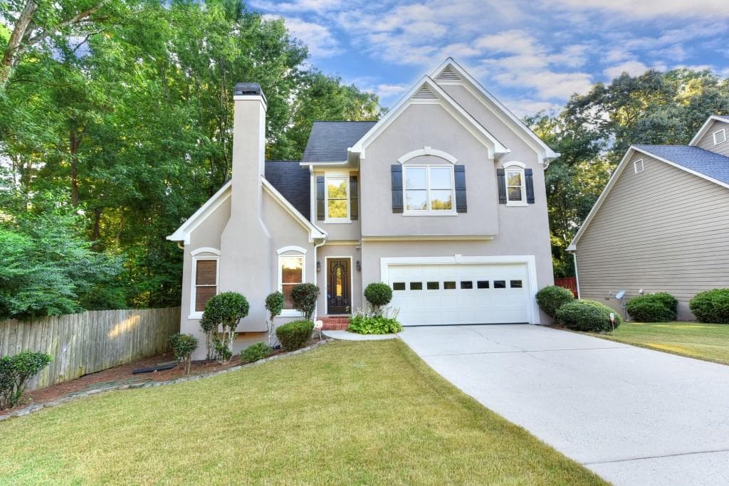 3 bedroom, 2,147 sq ft single family residence sold at 3115 Ivey Oaks Lane, Roswell, GA 30076