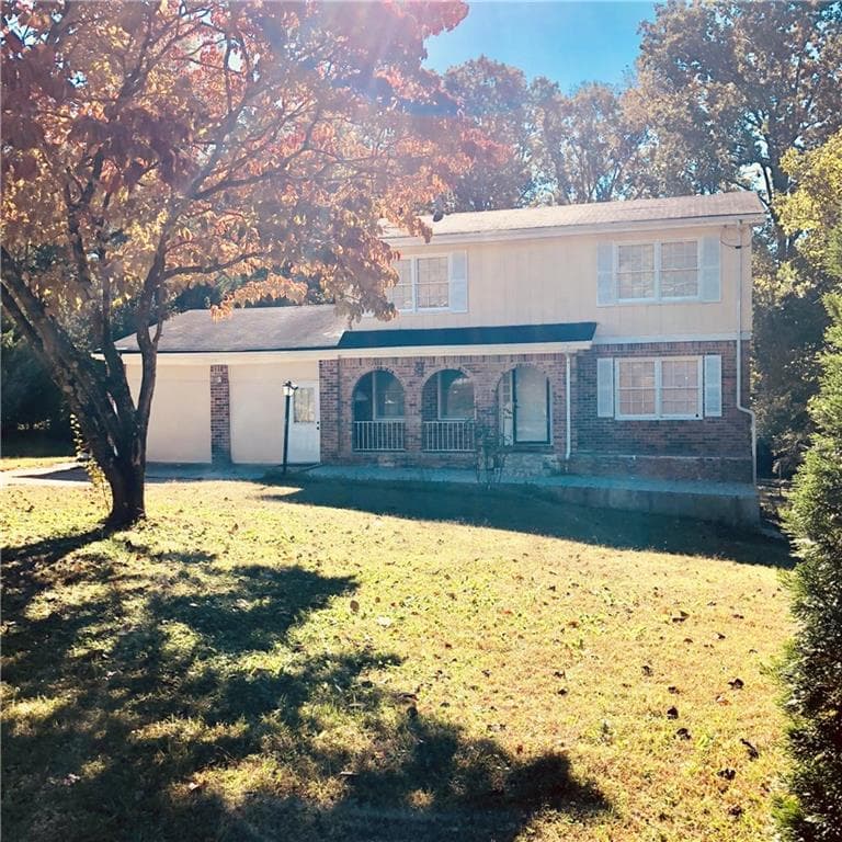 3 bedroom, 2,500 sq ft single family residence sold at 4279 Rue Saint Michel, Stone Mountain, GA 30083