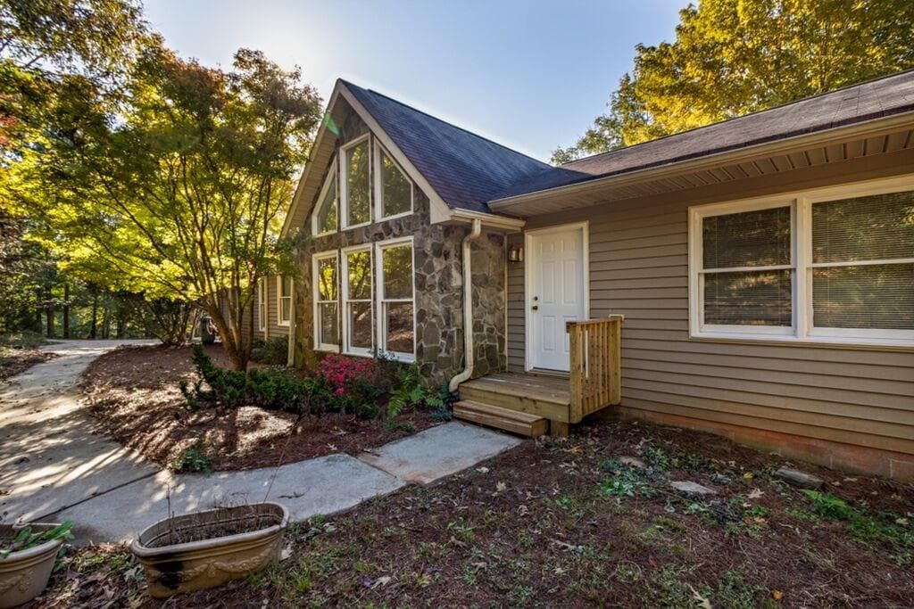 5488 Britt Whitmire Road, Gainesville, GA 30506 — most recent listing photo