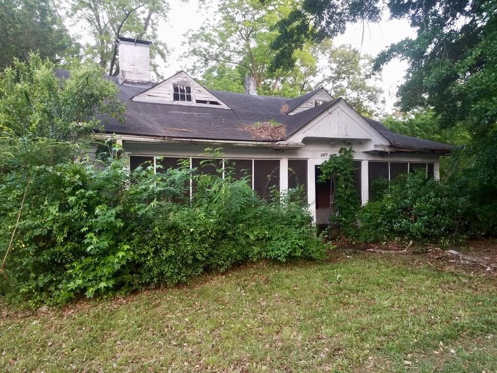 3 bedroom, 1,642 sq ft single family residence sold at 257 W Lake Avenue, Atlanta, GA 30314