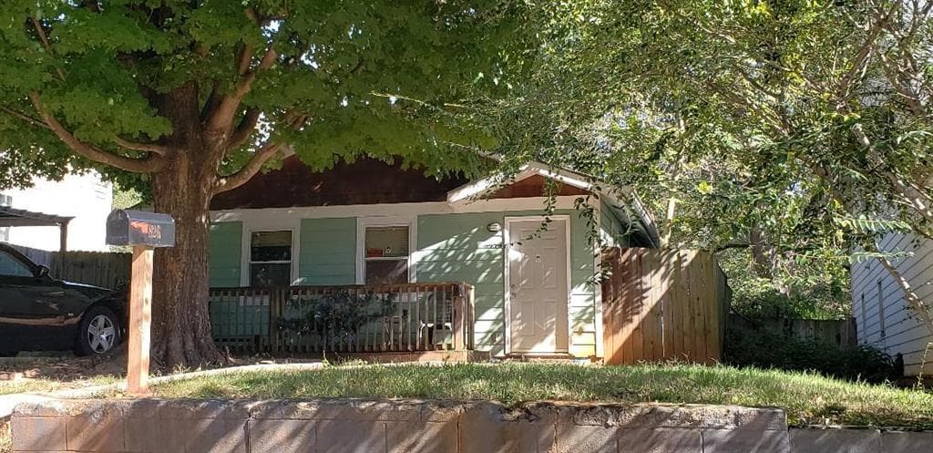 3 bedroom, 960 sq ft single family residence sold at 826 Martin Street, Atlanta, GA 30315