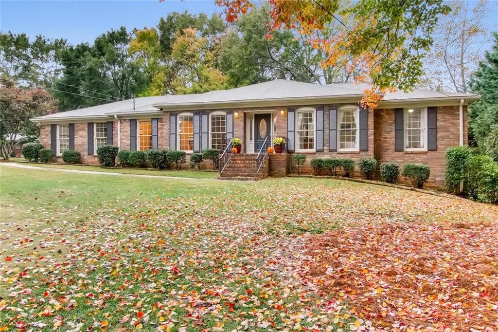 3 bedroom, 2,272 sq ft single family residence sold at 820 Austin Drive, Smyrna, GA 30082