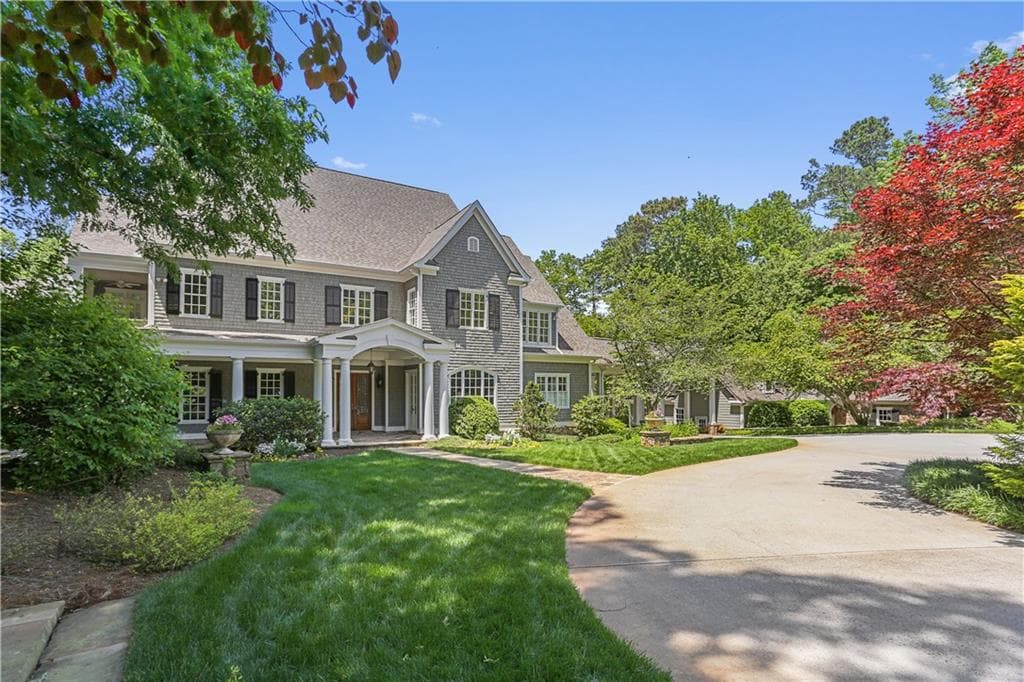5 bedroom, 11,898 sq ft single family residence sold at 11200 Bowen Road, Roswell, GA 30075
