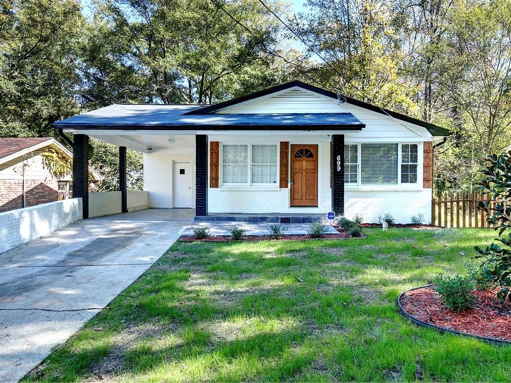 3 bedroom single family residence sold at 699 Cedar Avenue, Atlanta, GA 30318