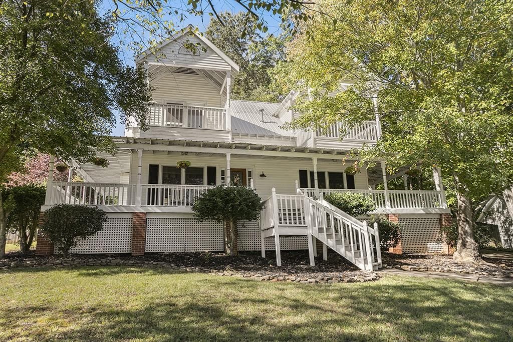 3 bedroom, 2,374 sq ft single family residence sold at 12540 Concord Hall Drive, Alpharetta, GA 30005