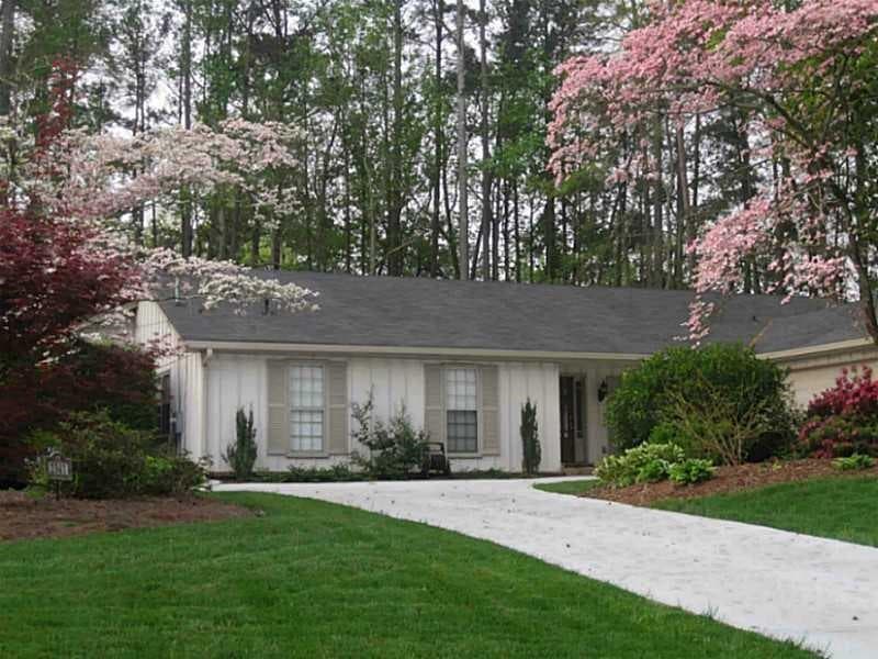 4 bedroom, 2,892 sq ft single family residence sold at 2341 N Peachtree Way, Dunwoody, GA 30338