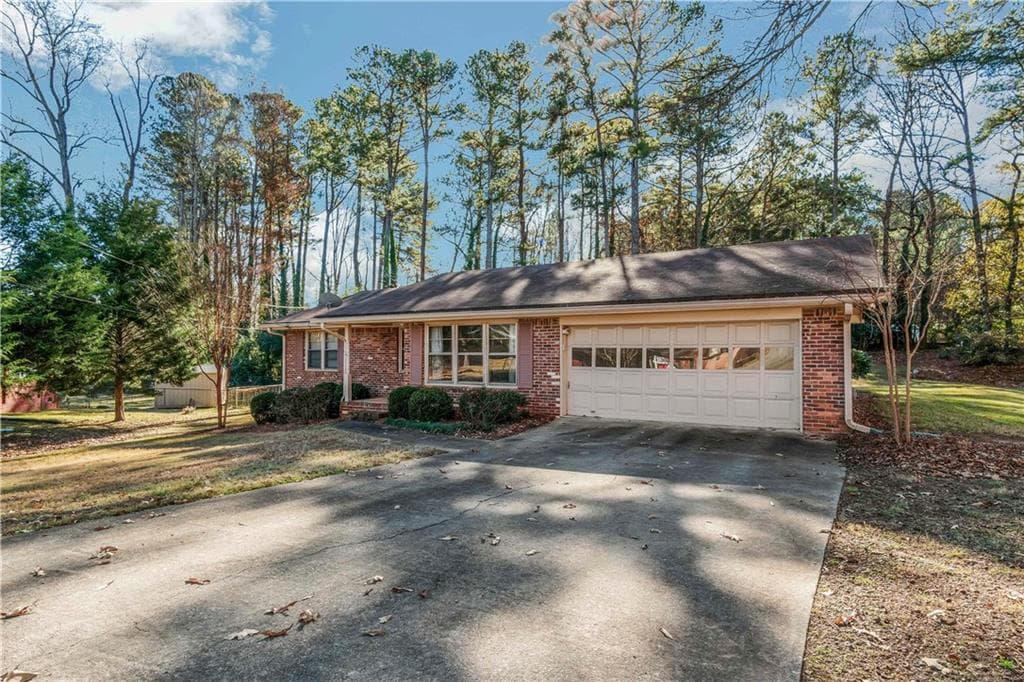 887 Oakhill Court, Stone Mountain, GA 30087 — most recent listing photo