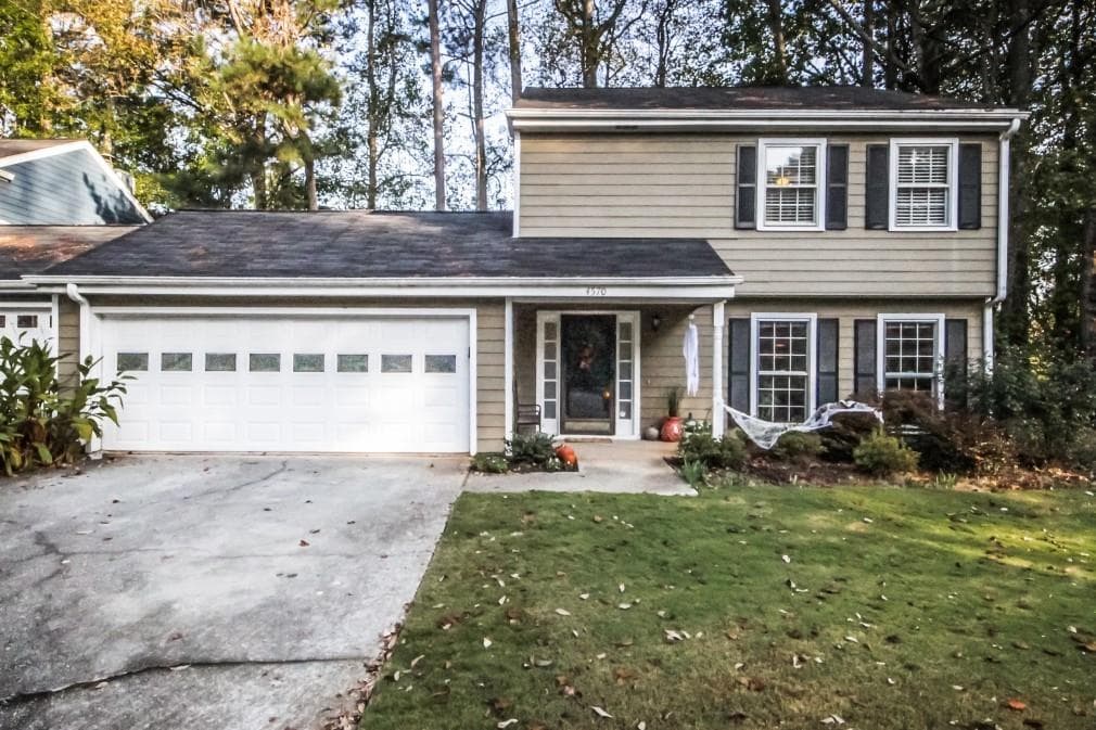 4570 Village Oaks Drive, Dunwoody, GA 30338 — most recent listing photo