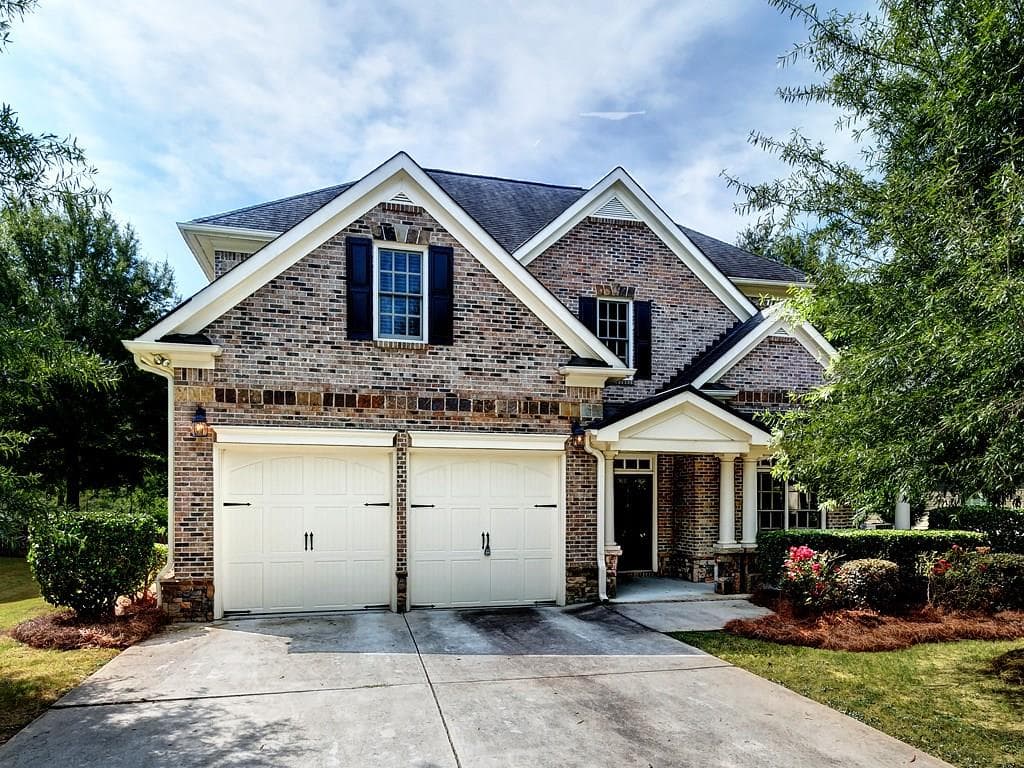 4 bedroom, 3,785 sq ft single family residence sold at 4114 Hill House Road, Smyrna, GA 30082