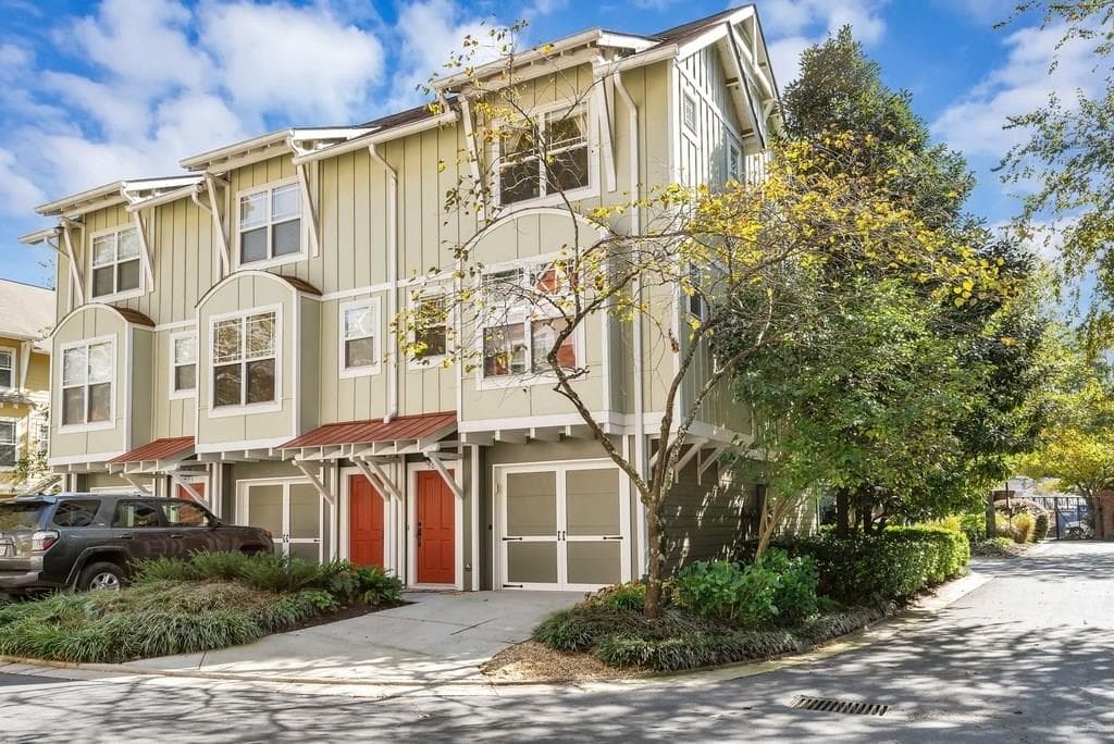 3 bedroom, 1,875 sq ft condominium sold at 380 Grant Circle 501, Atlanta, GA 30315