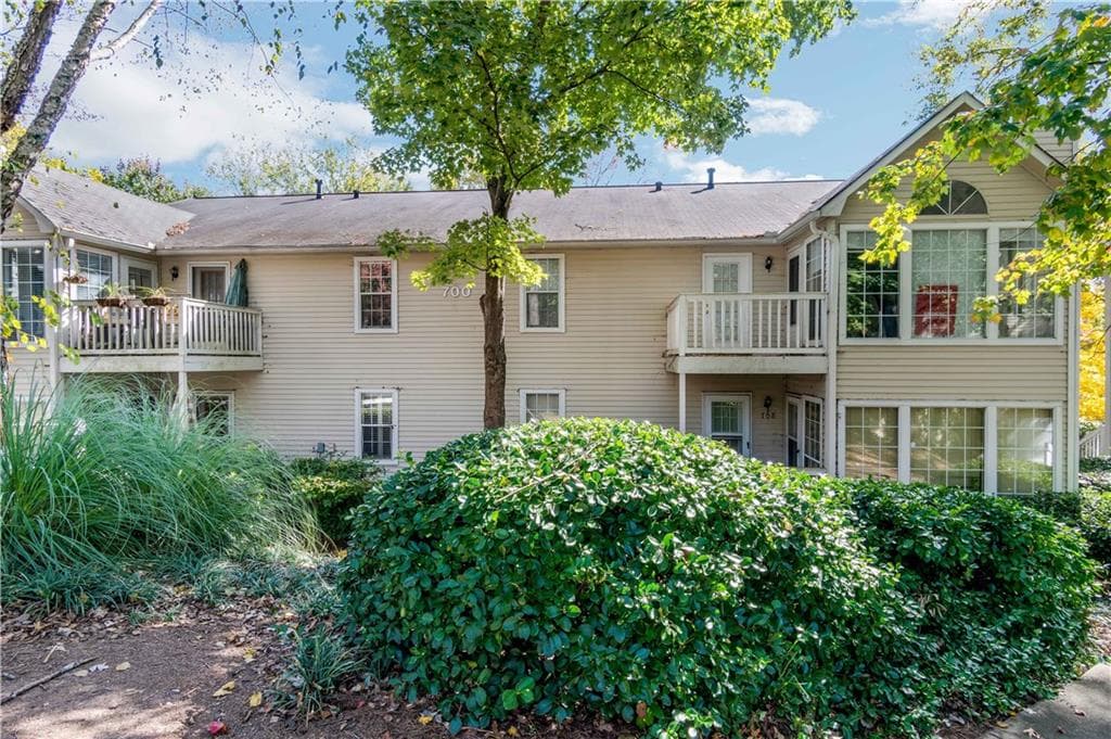 710 Gettysburg Place, Sandy Springs, GA 30350 — most recent listing photo