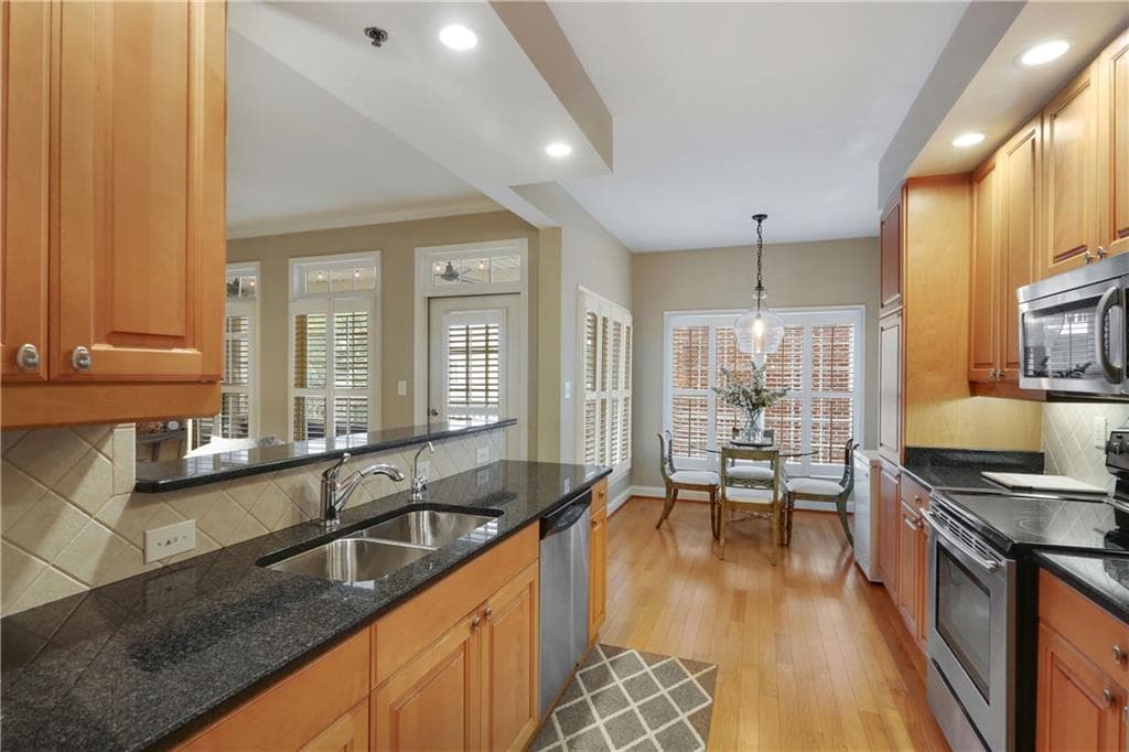 50 Biscayne Drive 4104, Atlanta, GA 30309 — most recent listing photo