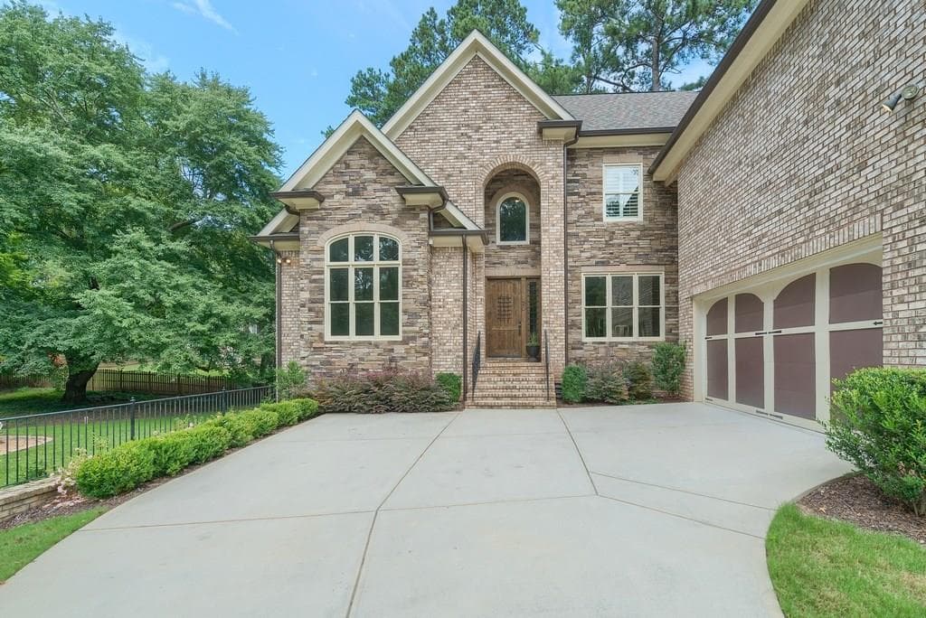 5 bedroom, 4,392 sq ft single family residence sold at 20 W Belle Isle Road, Sandy Springs, GA 30342