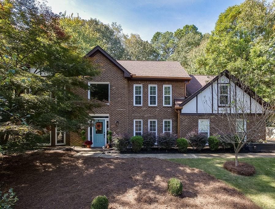 4 bedroom, 3,309 sq ft single family residence sold at 130 Shadow Springs Drive, Alpharetta, GA 30022