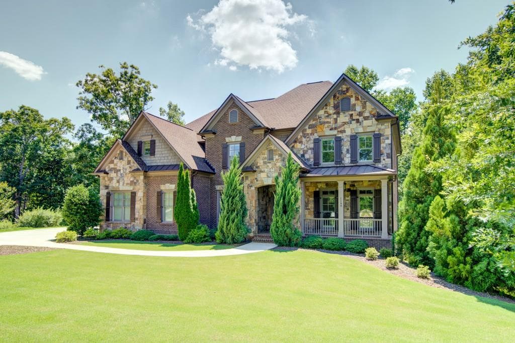 6 bedroom, 4,924 sq ft single family residence sold at 1160 Windfaire Place, Roswell, GA 30076