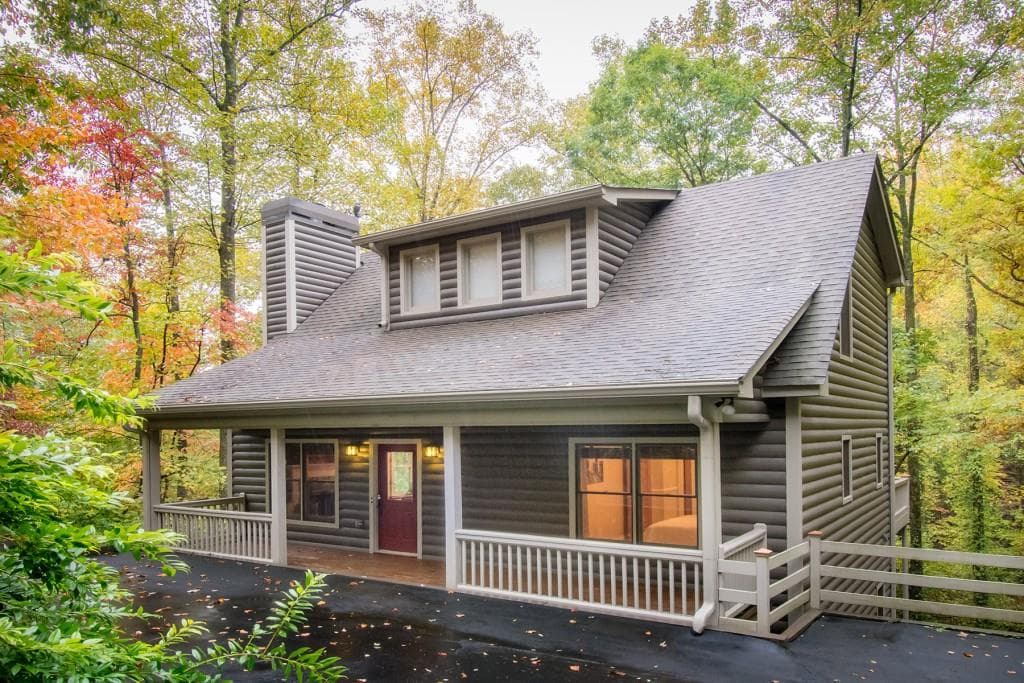3 bedroom, 2,076 sq ft single family residence sold at 862 Valley View Drive, Big Canoe, GA 30143