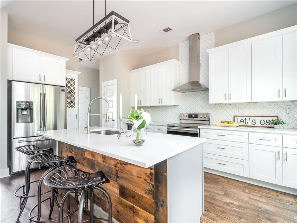 3 bedroom, 2,413 sq ft single family residence sold at 1256 Eastland Road, Atlanta, GA 30316