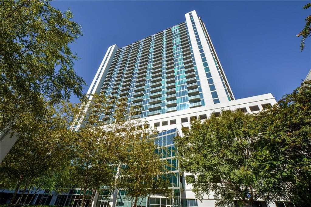 2 bedroom, 1,223 sq ft condominium sold at 3324 Peachtree Road 2018, Atlanta, GA 30326