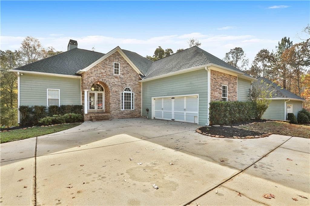 5 bedroom, 4,438 sq ft single family residence sold at 8399 E Carroll Road, Whitesburg, GA 30185