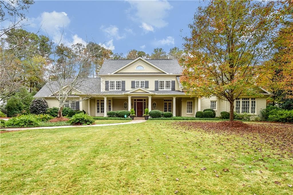6 bedroom, 7,191 sq ft single family residence sold at 530 Kenbrook Drive, Atlanta, GA 30327