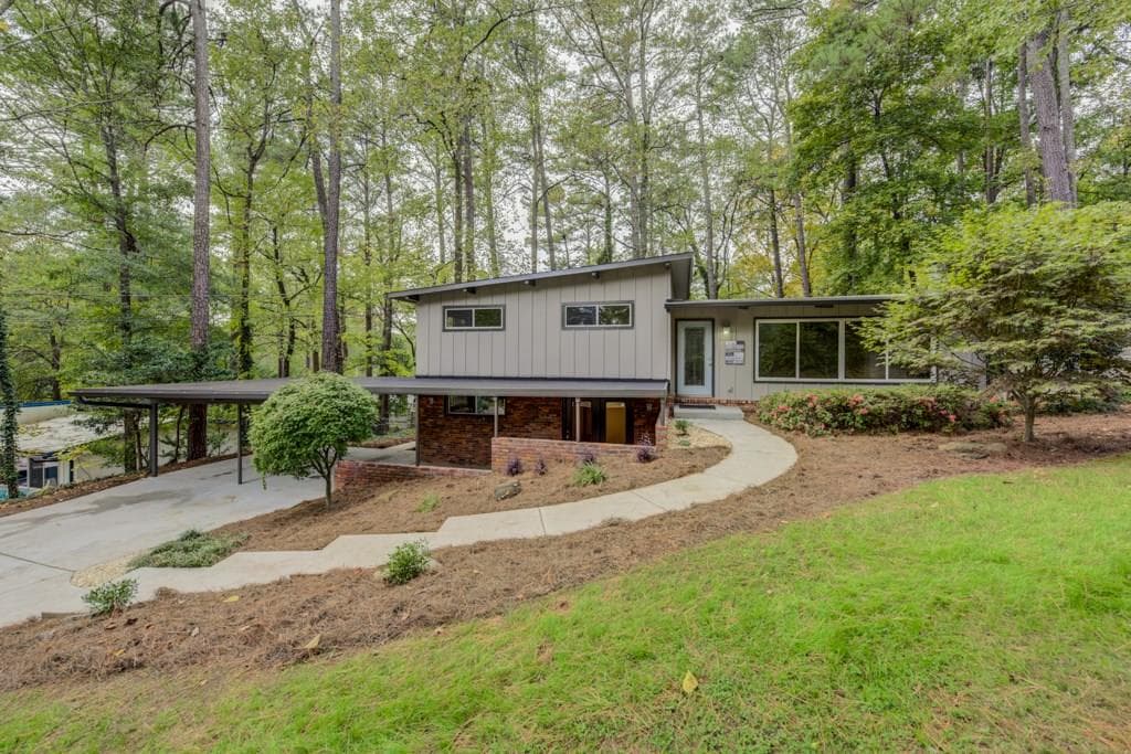 4 bedroom, 1,800 sq ft single family residence sold at 3414 Lori Lane, Atlanta, GA 30340