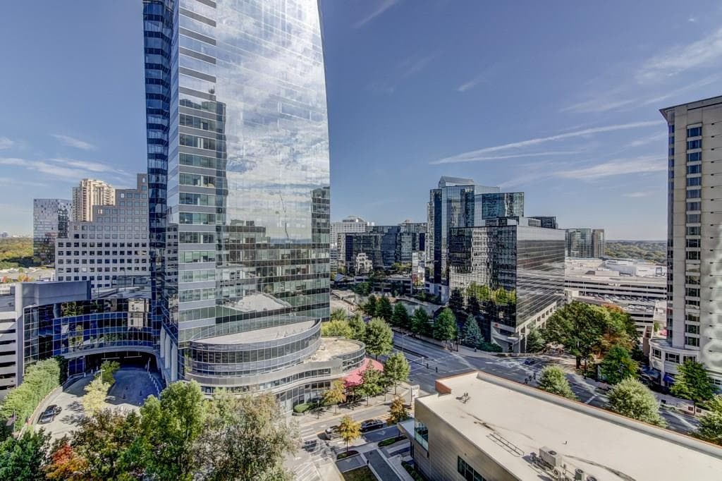 1 bedroom, 698 sq ft condominium sold at 3324 Peachtree Road 1215, Atlanta, GA 30326
