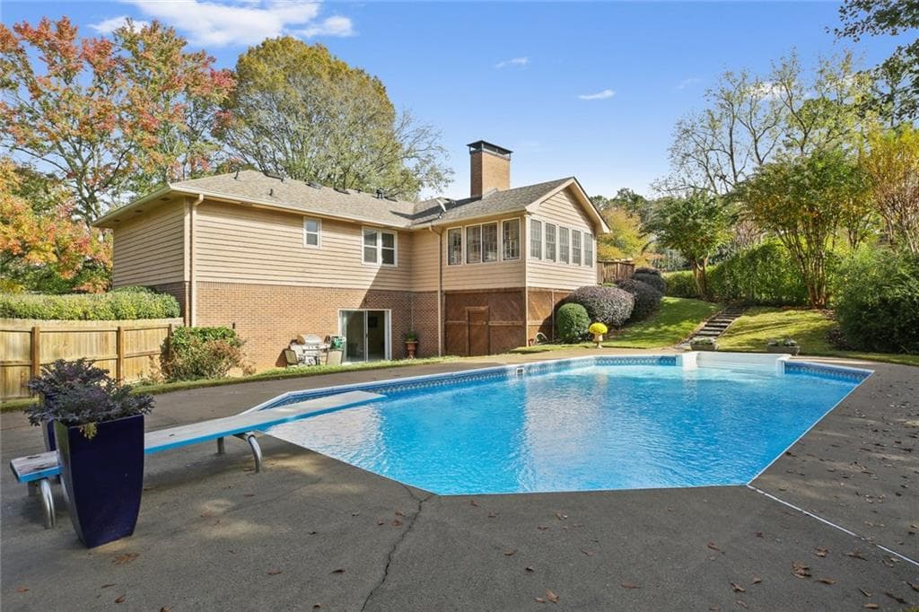 4 bedroom single family residence sold at 685 Rounsaville Road, Roswell, GA 30076
