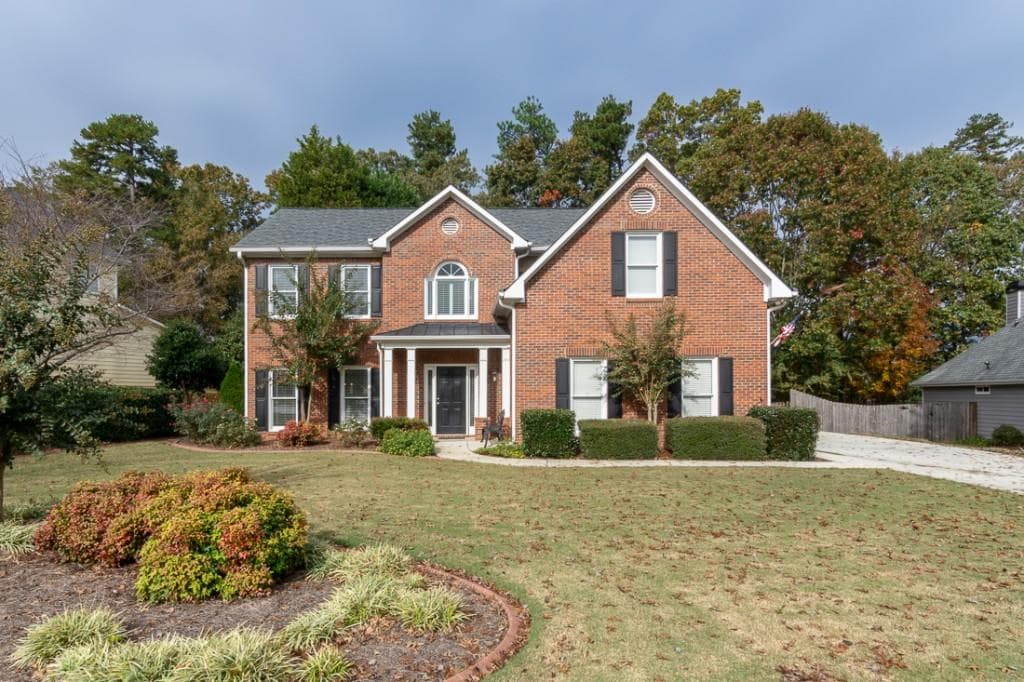 4 bedroom, 2,784 sq ft single family residence sold at 100 Roberts Road, Suwanee, GA 30024