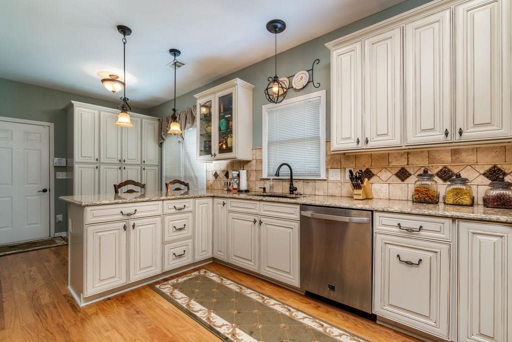 4 bedroom, 2,601 sq ft single family residence sold at 1805 WILKENSON Crossing, Marietta, GA 30066
