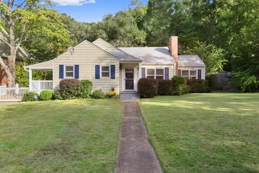 2526 Pineview Drive, Decatur, GA 30030 — most recent listing photo