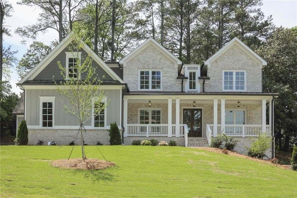 5 bedroom, 4,200 sq ft single family residence sold at 2282 Oakawana Drive, Atlanta, GA 30345